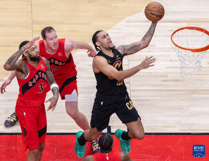 必一运动-NBA季后赛：猛龙胜骑士|克利夫兰骑士队|詹姆斯·哈登|新华社|首轮|多诺万-米切尔_新浪体育_新浪新闻